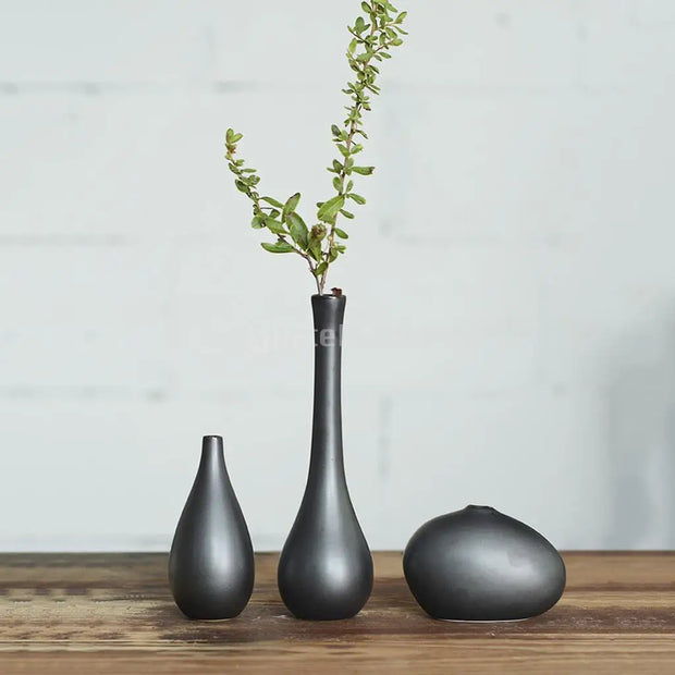 Modern Black Ceramic Flower Vase